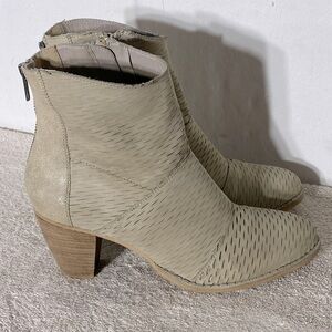 SPM Beige Perforated Ankle Boots 41
